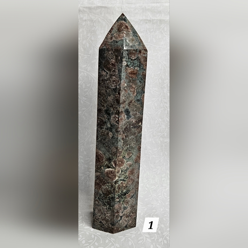 Rusdian Green Flower Agate Tower